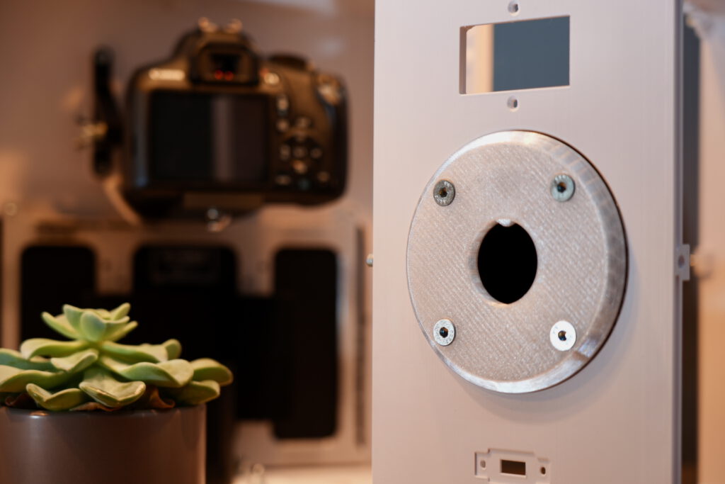 Fotobox V10 Unterseite Teilmontiert